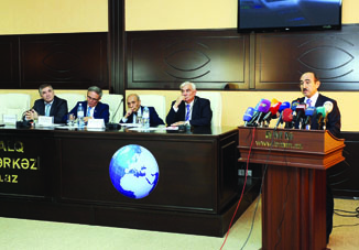 6 октября в Международном пресс-центре состоялась конференция на тему «Роль СМИ в защите и развитии азербайджанского литературного языка».
