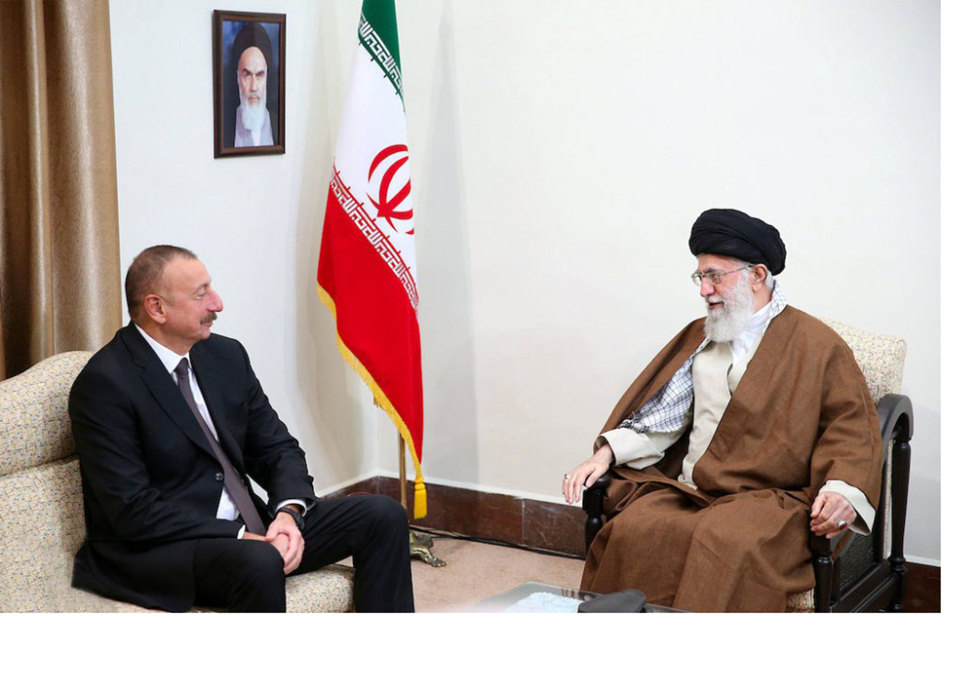 Президент Азербайджана Ильхам Алиев встретилсяс Верховным руководителем Ирана Сейедом Али Хаменеи