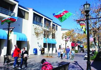 В городе Монтерей Калифорнии отмечен День Государственного флага Азербайджана