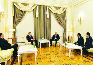Президент Азербайджана Ильхам Алиев принял министра внутренних дел Молдовы