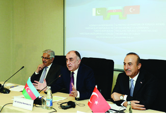 В Баку состоялась совместная пресс-конференция министров иностранных дел Азербайджана, Турции и Пакистана