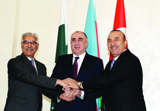 В Баку состоялась первая трехсторонняя встреча министров иностранных дел Азербайджана, Пакистана и Турции