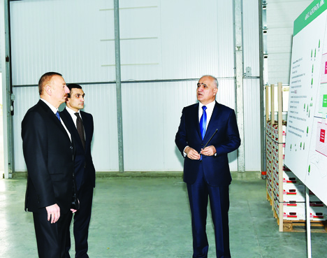 Президент Ильхам Алиев ознакомился с работой, проведенной в BAKU AGROPARK в поселке Зиря Хазарского района