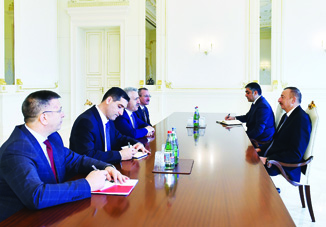 Президент Ильхам Алиев принял министра транспорта, мореходства и связи Турции
