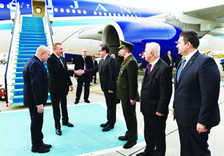 Президент Азербайджана Ильхам Алиевприбылс визитом в Турцию
