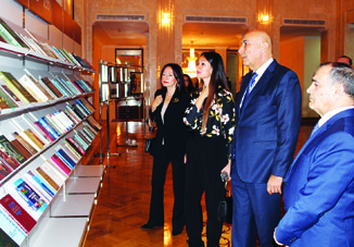 Торжественно отмечено 135-летие со дня рождения великого азербайджанского поэта Гусейна Джавида
