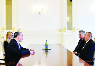 Президент Ильхам Алиев принял президента Фонда этнического согласия США