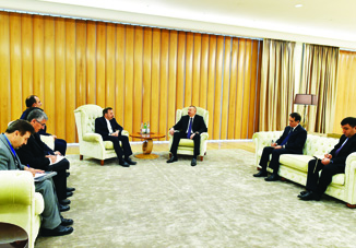Президент Ильхам Алиев принял руководителя Аппарата Президента Ирана
