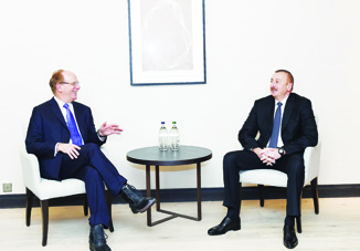 Президент Ильхам Алиев встретился в Давосе с учредителем американской компании Black Rock