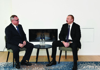 Президент Ильхам Алиев встретился в Давосе с президентом, председателем правления Банка ВТБ