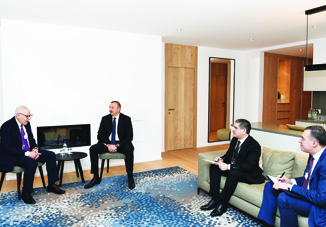 Состоялась встреча Президента Ильхама Алиева с соучредителем и исполнительным директором американской компании Carlyle Group