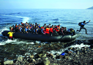 У берегов Испании обнаружили 85 мигрантов