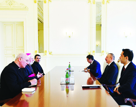 Президент Ильхам Алиев принял делегацию Святого Престола