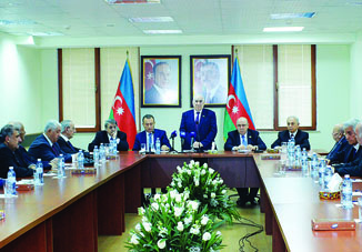 На заседании Совета аксакалов принятообращение в связи с поддержкой кандидатуры Ильхама Алиева на президентских выборах