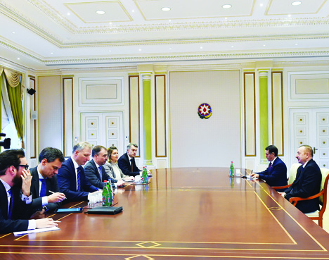 Президент Ильхам Алиев принял делегацию во главе со специальным представителем Европейского Союза по Южному Кавказу