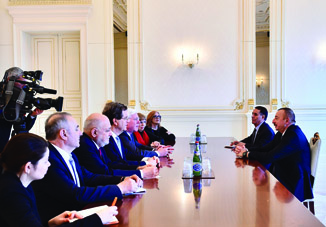 Президент Ильхам Алиев принял делегацию во главе с президентом Американского еврейского комитета