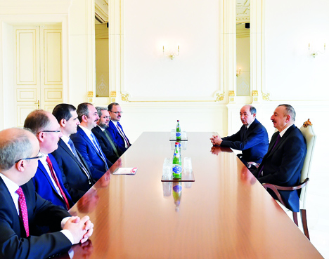 Президент Ильхам Алиев принял делегацию во главе с министром юстиции Турции