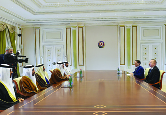 Президент Ильхам Алиев принял делегацию во главе с государственным министром по иностранным делам Объединенных Арабских Эмиратов