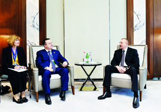 Президент Ильхам Алиев встретился с делегацией во главе с первым заместителем премьер-министра и министром иностранных дел Сербии