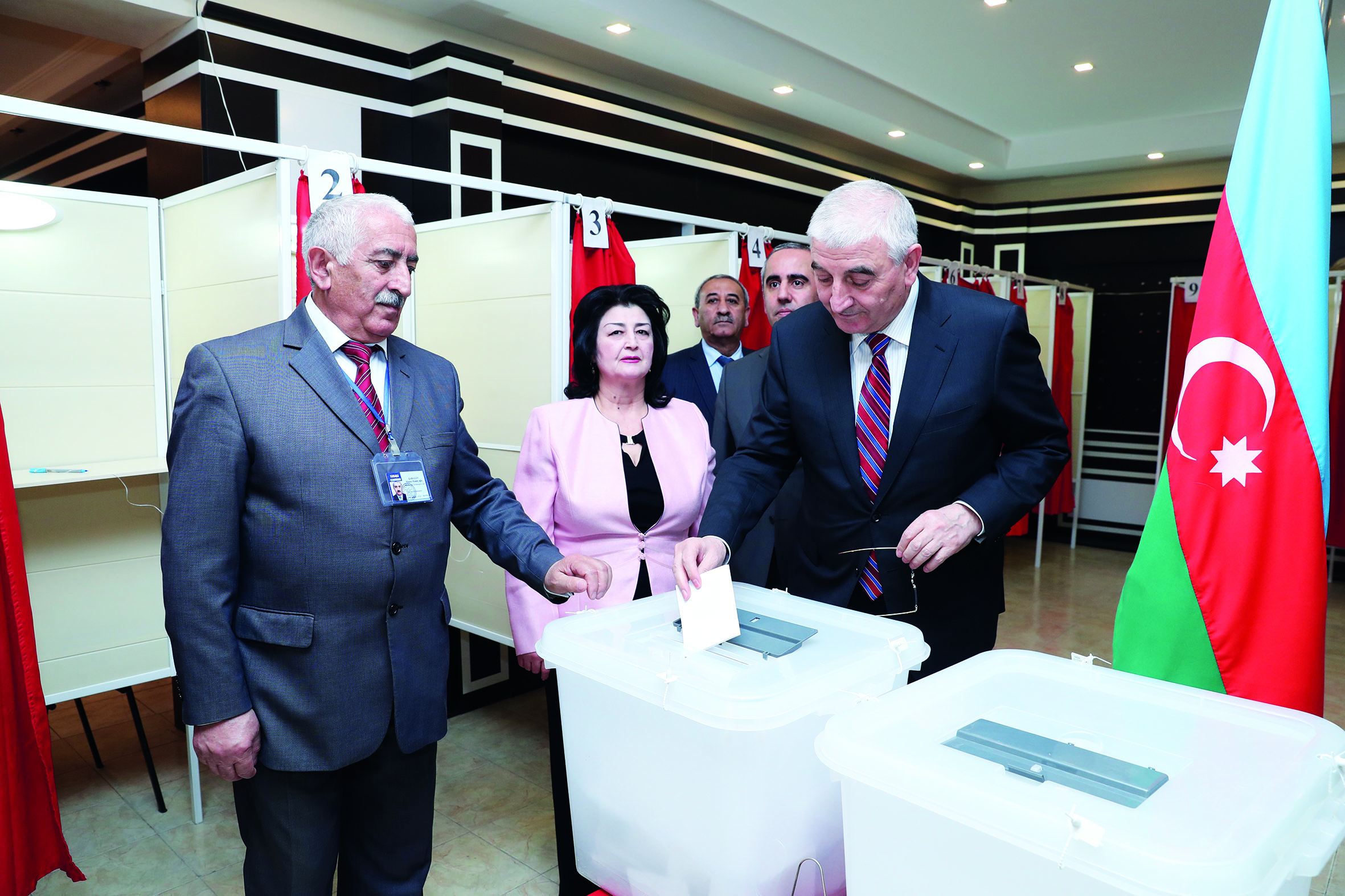 Председатель Центральной избирательной комиссии проголосовал на избирательном участке №31