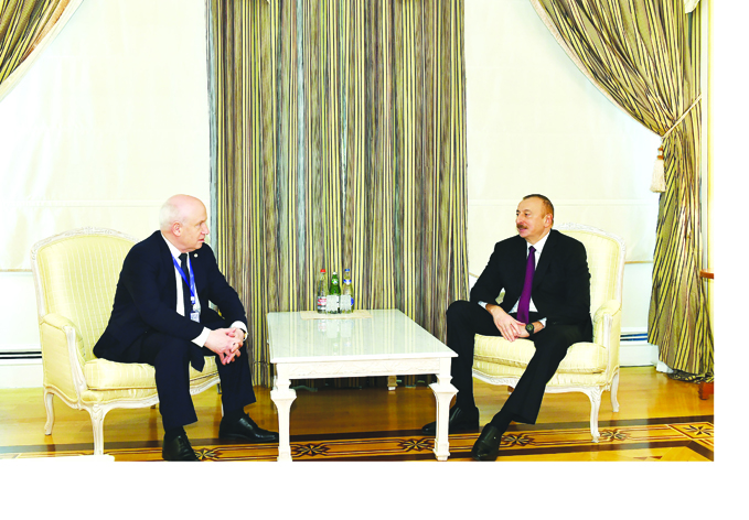 Президент Ильхам Алиевпринял председателя Исполнительногокомитета — исполнительногосекретаря СНГ Сергея Лебедева