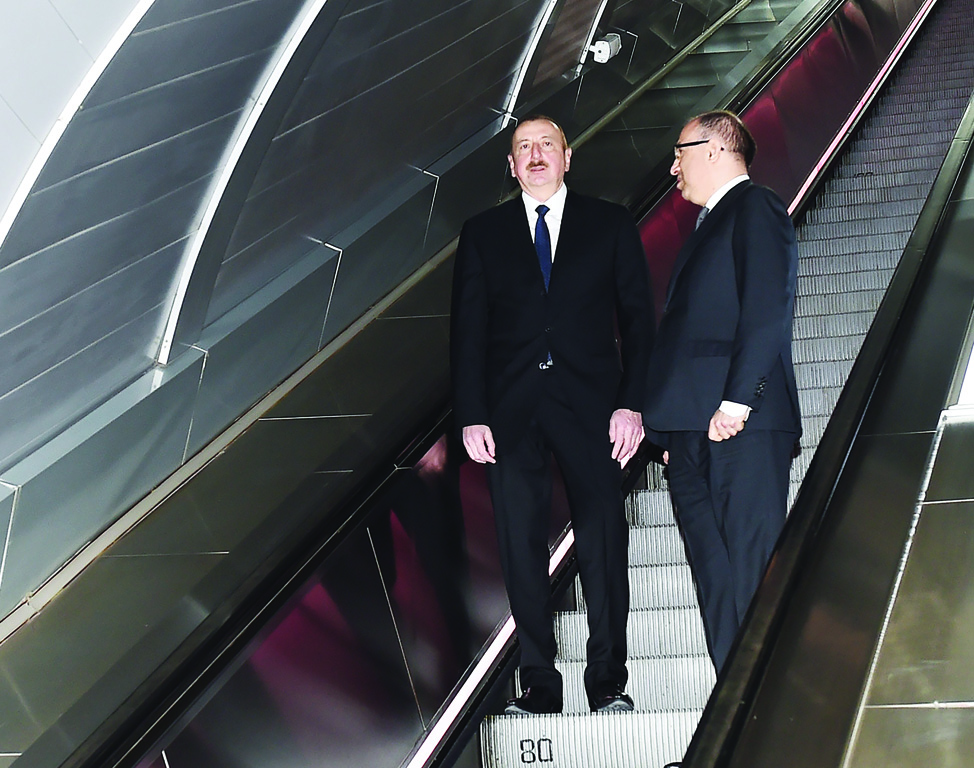 Президент Ильхам Алиев ознакомился с доставленными в столицу новыми поездами метро