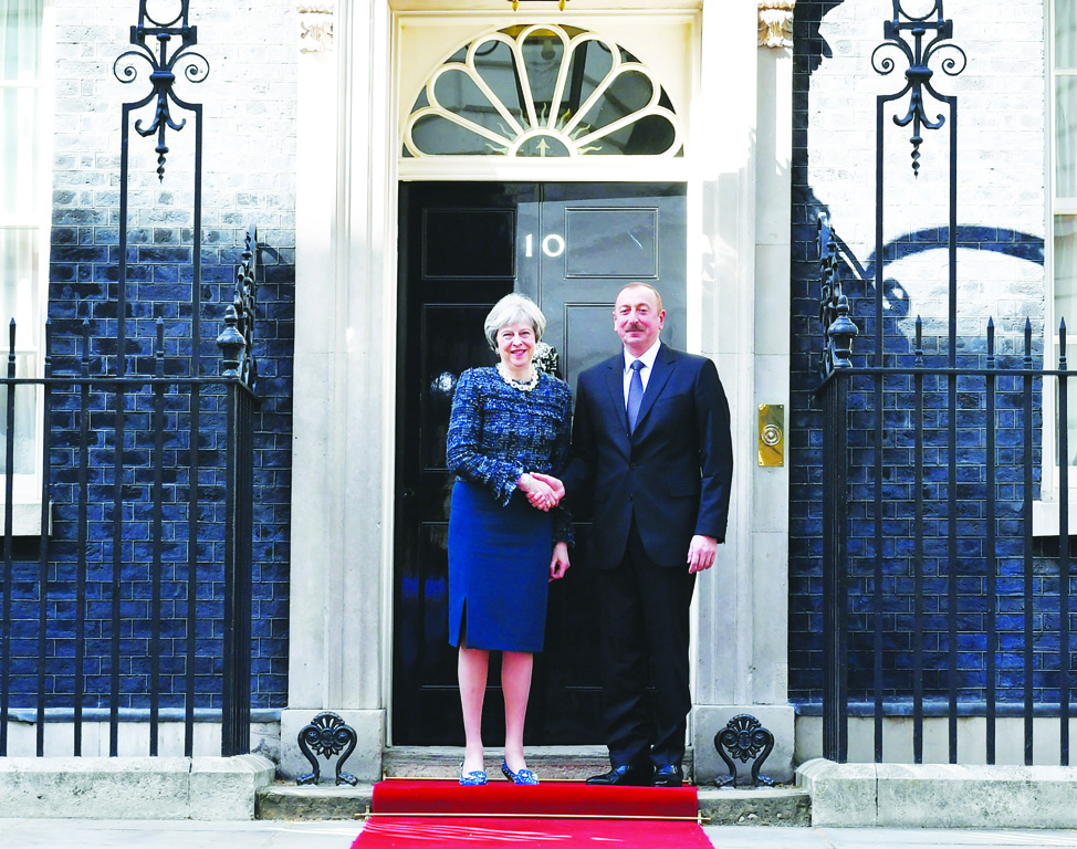 Встреча Президента Азербайджана Ильхама Алиева и Премьер-министра Великобритании Терезы Мэй