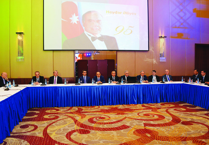 В Баку состоялась научно-практическая конференция на тему «Гейдар Алиев и концепция развития Азербайджана»