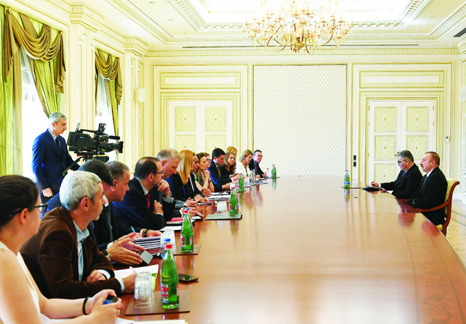 Президент Ильхам Алиев принял делегацию членов Комитета парламентского сотрудничества Европейский Союз — Азербайджан