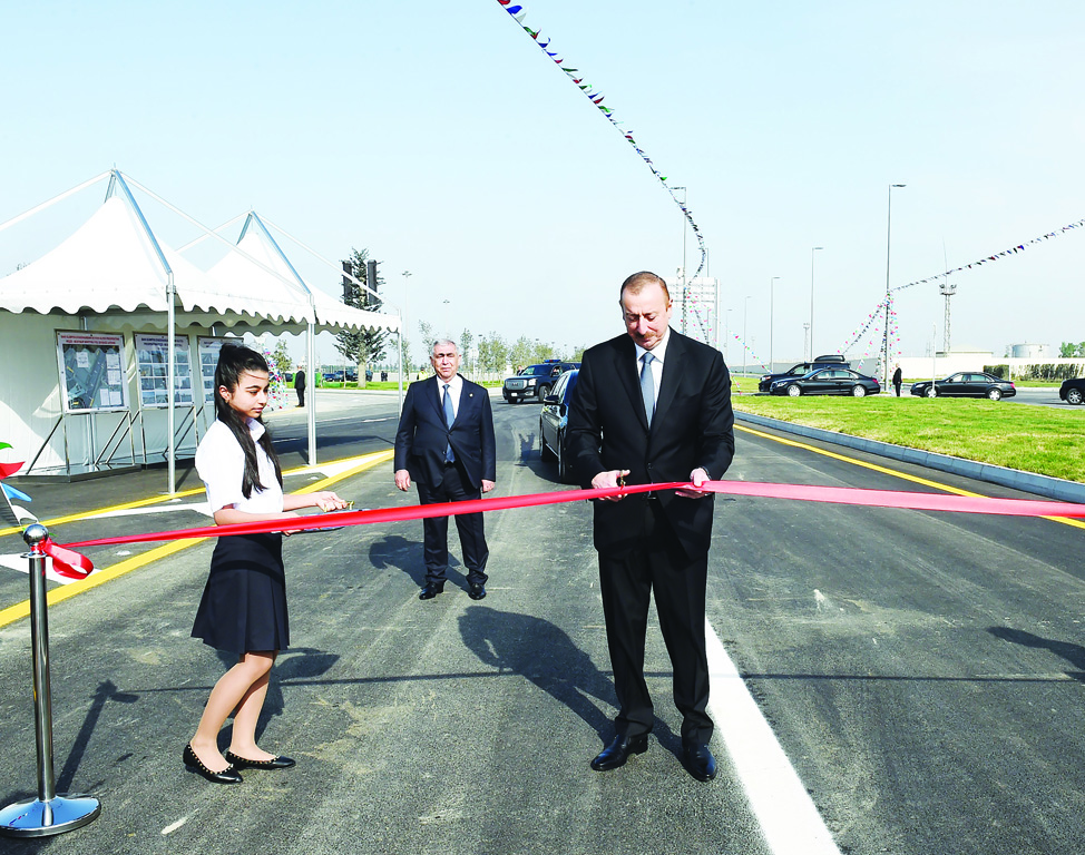 Состоялось открытие переезда от Бакинского олимпийского стадиона к проспекту Гейдара Алиева и разноуровневой дорожной развязки