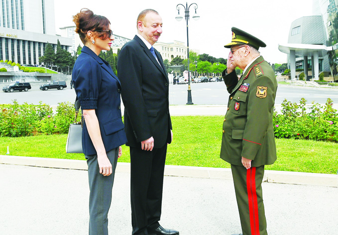Президент Ильхам Алиев принял участие в проведенной в Баку церемонии по случаю 9 Мая — Дня Победы