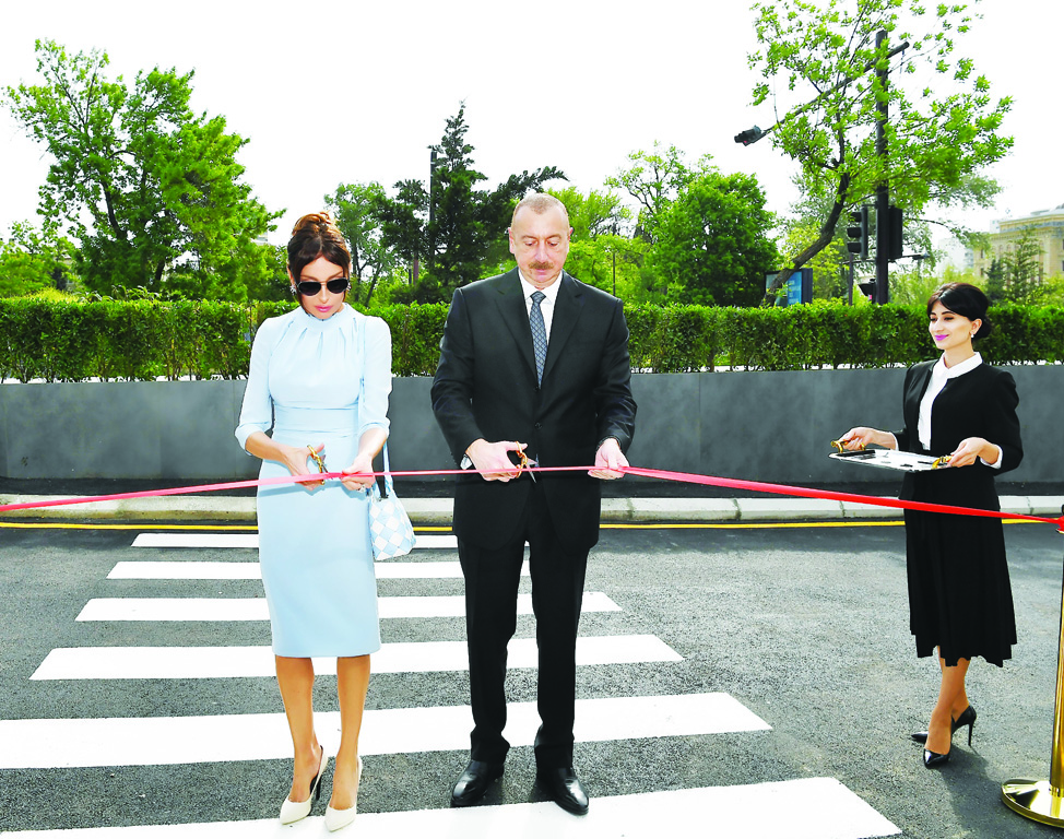 Президент Ильхам Алиев принял участие в открытии нового здания Современного образовательного комплекса имени Гейдара Алиева в Баку