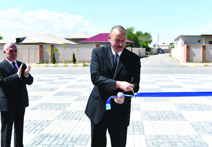 Президент Ильхам Алиев открыл полную среднюю школу №6 в административно-территориальном округе Гараханбейли города Нахчыван