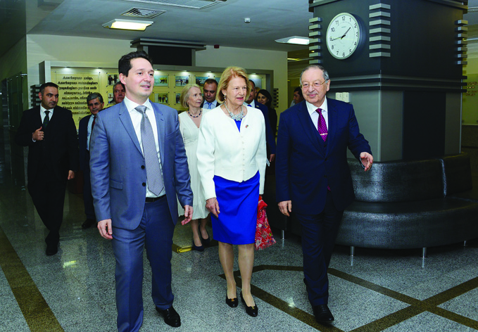 В Национальном центре онкологии состоялась встреча с баронессой Эммой Николсон