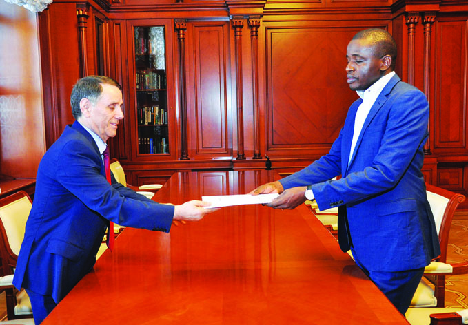 Премьер-министр Азербайджана встретился со специальным представителем Президента Республики Гвинея-Бисау