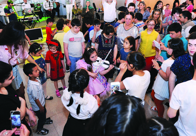 В Баку прошло мероприятие для детей с синдромом Дауна