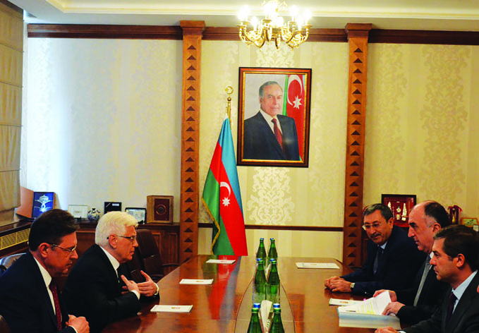 Министр иностранных дел Эльмар Мамедъяров принял новоназначенного посла Российской Федерации в Азербайджанской Республике Михаила Бочарникова