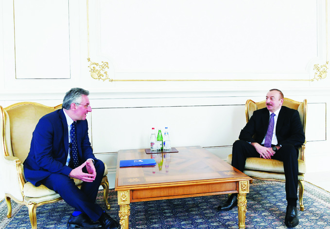 Президент Ильхам Алиев принял президента Альянса европейских консерваторов и реформистов