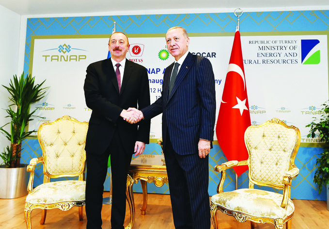 Президенты Азербайджана и Турции говорили о значении реализуемых глобальных проектов