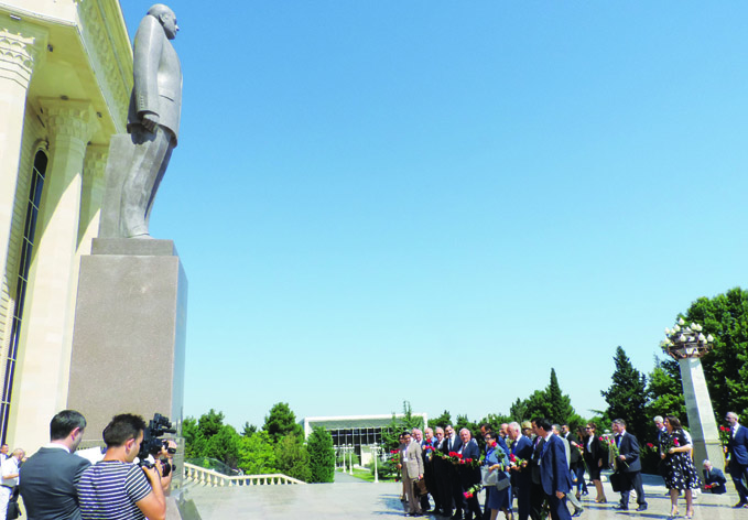 В Гяндже начала работу международная научно-практическая конференция, посвященная истории государственности Азербайджана