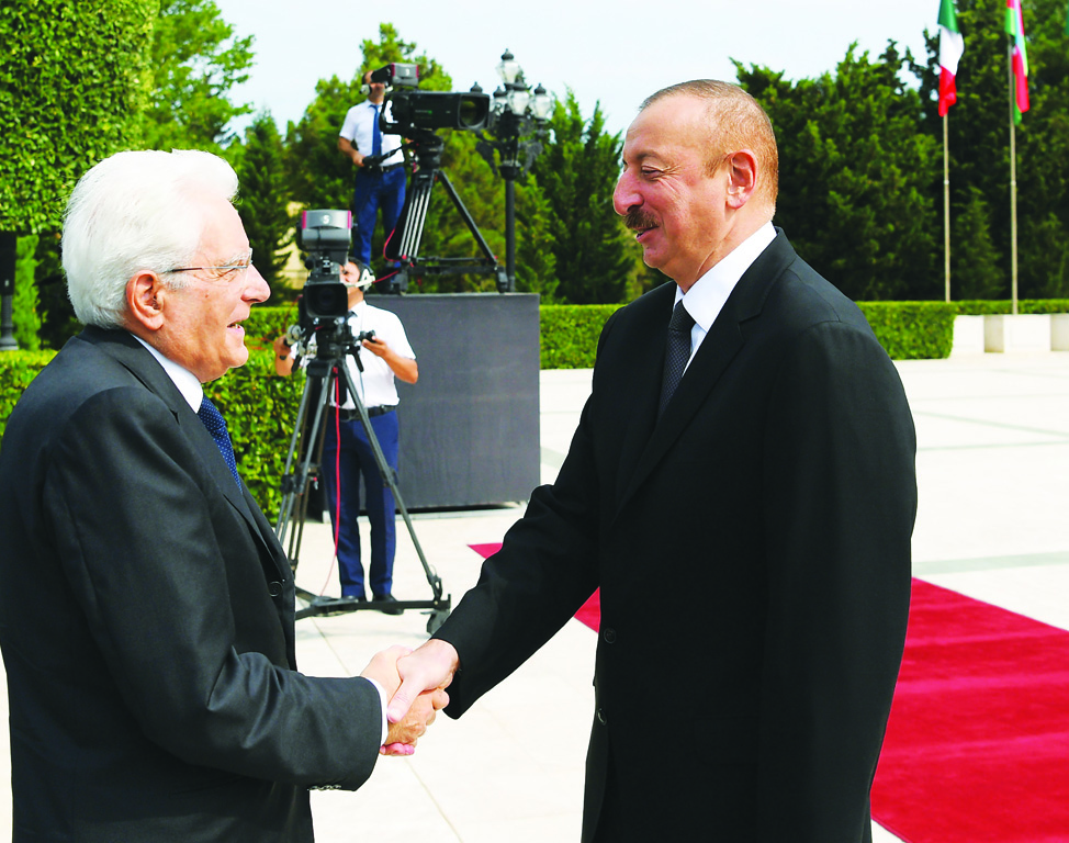 Официальный визит Президента Италии Серджо Маттареллы в Азербайджан Церемония официальной встречи