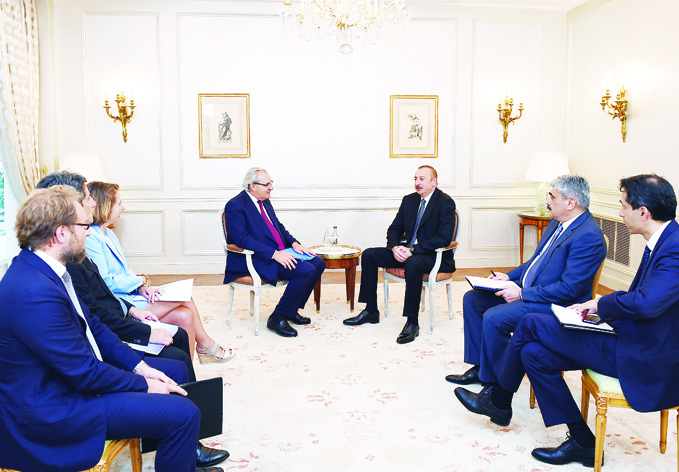 Состоялся обмен мнениями о перспективах сотрудничества между Азербайджаном и группой SUEZ