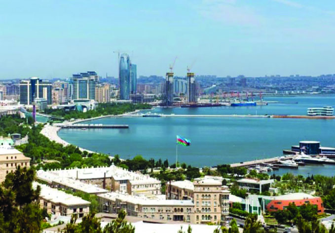 Баку лидирует в рейтинге летних путешествий в города СНГ