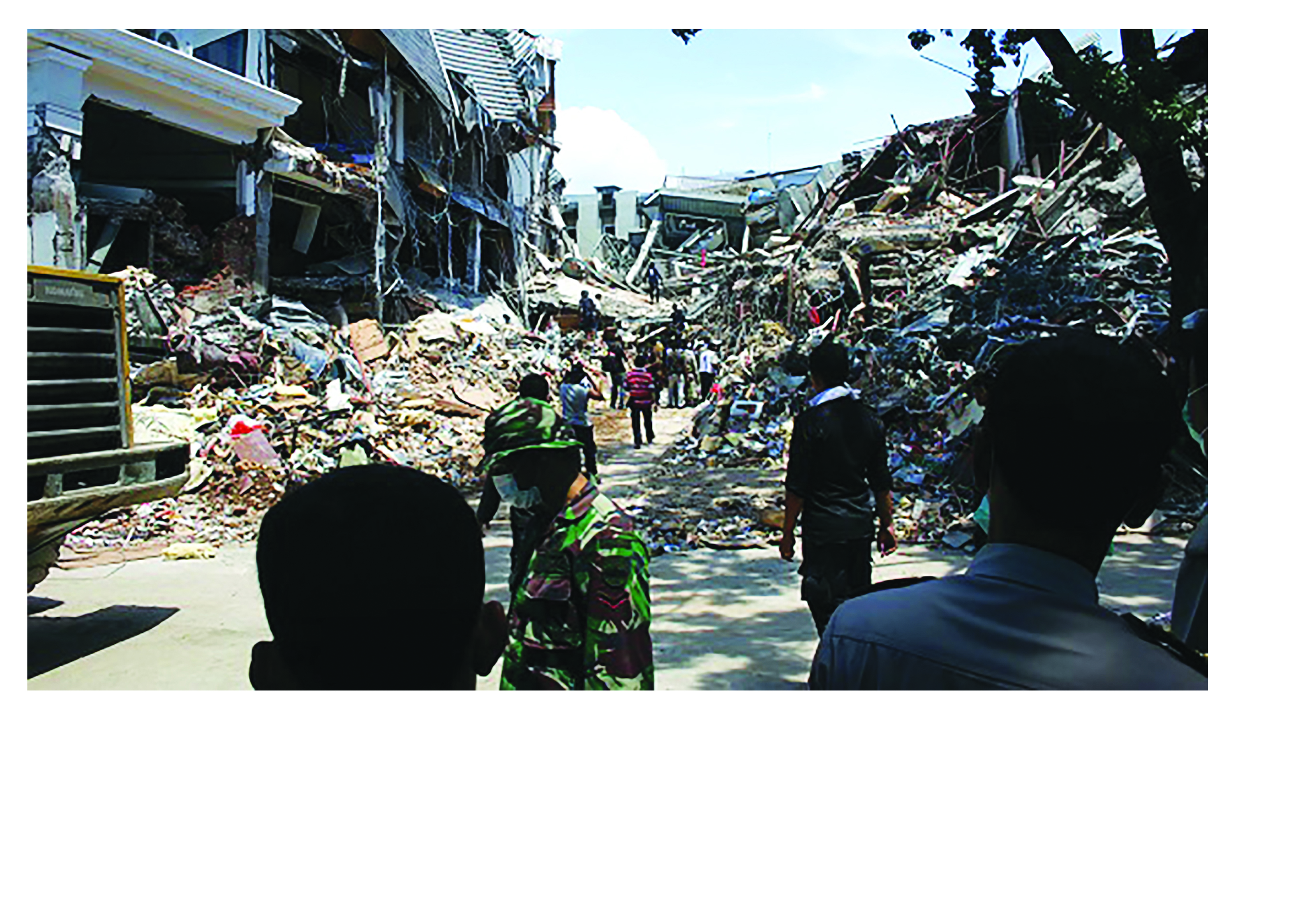 При землетрясении в Индонезии погиблипочти сто человек