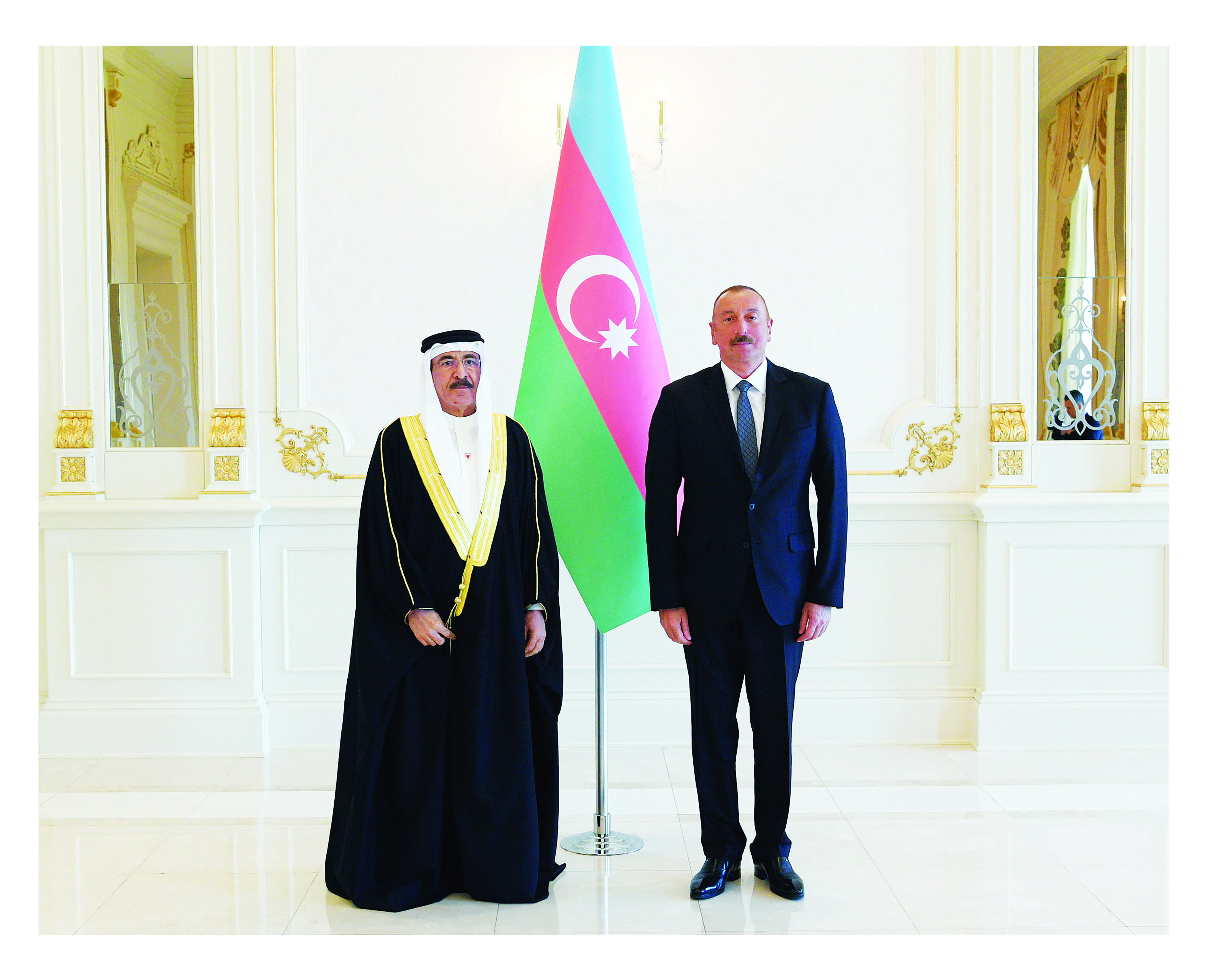 Президент Ильхам Алиев принял верительные грамоты новоназначенного посла Королевства Бахрейн в Азербайджане