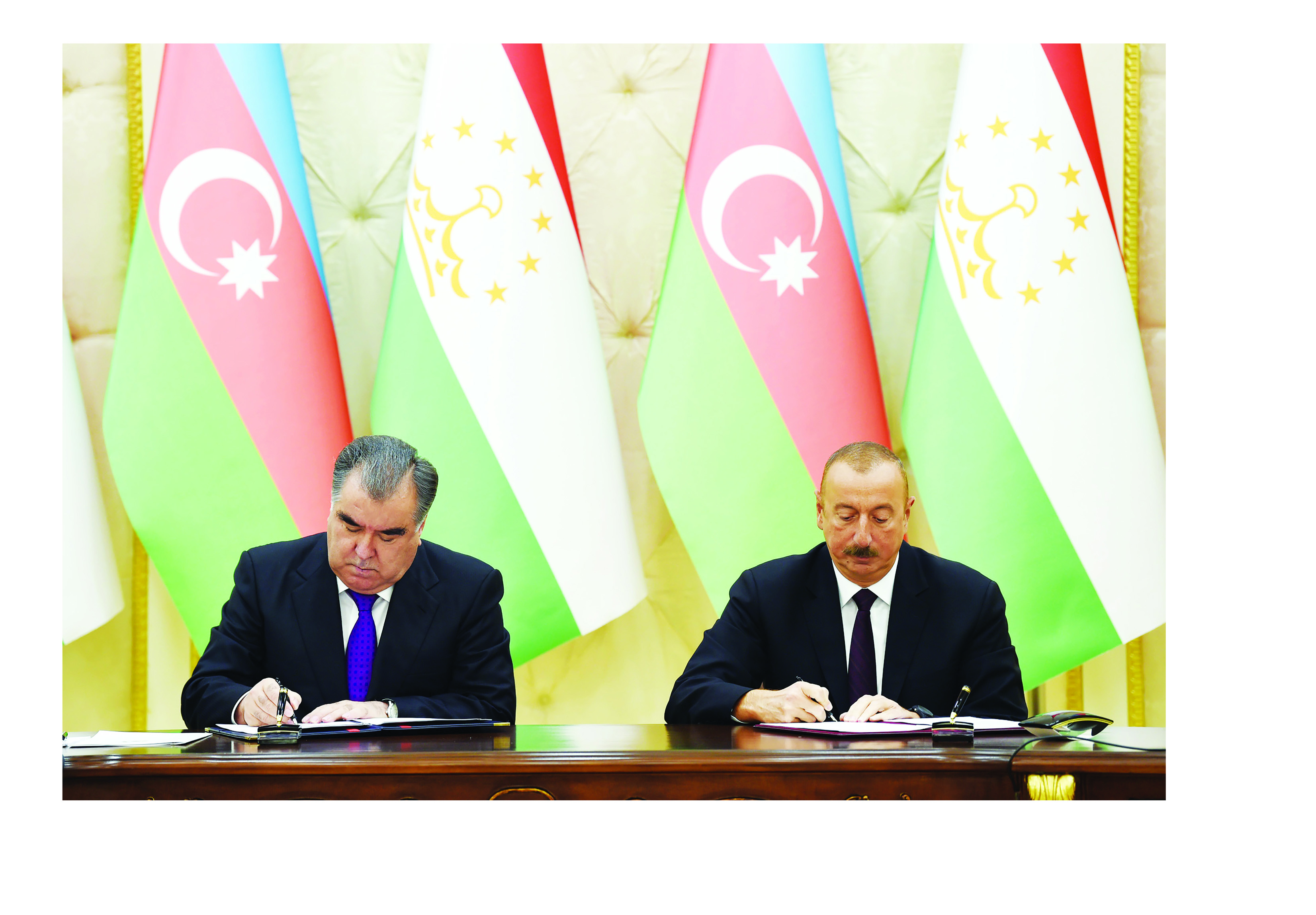 Подписаны азербайджано-таджикские документы