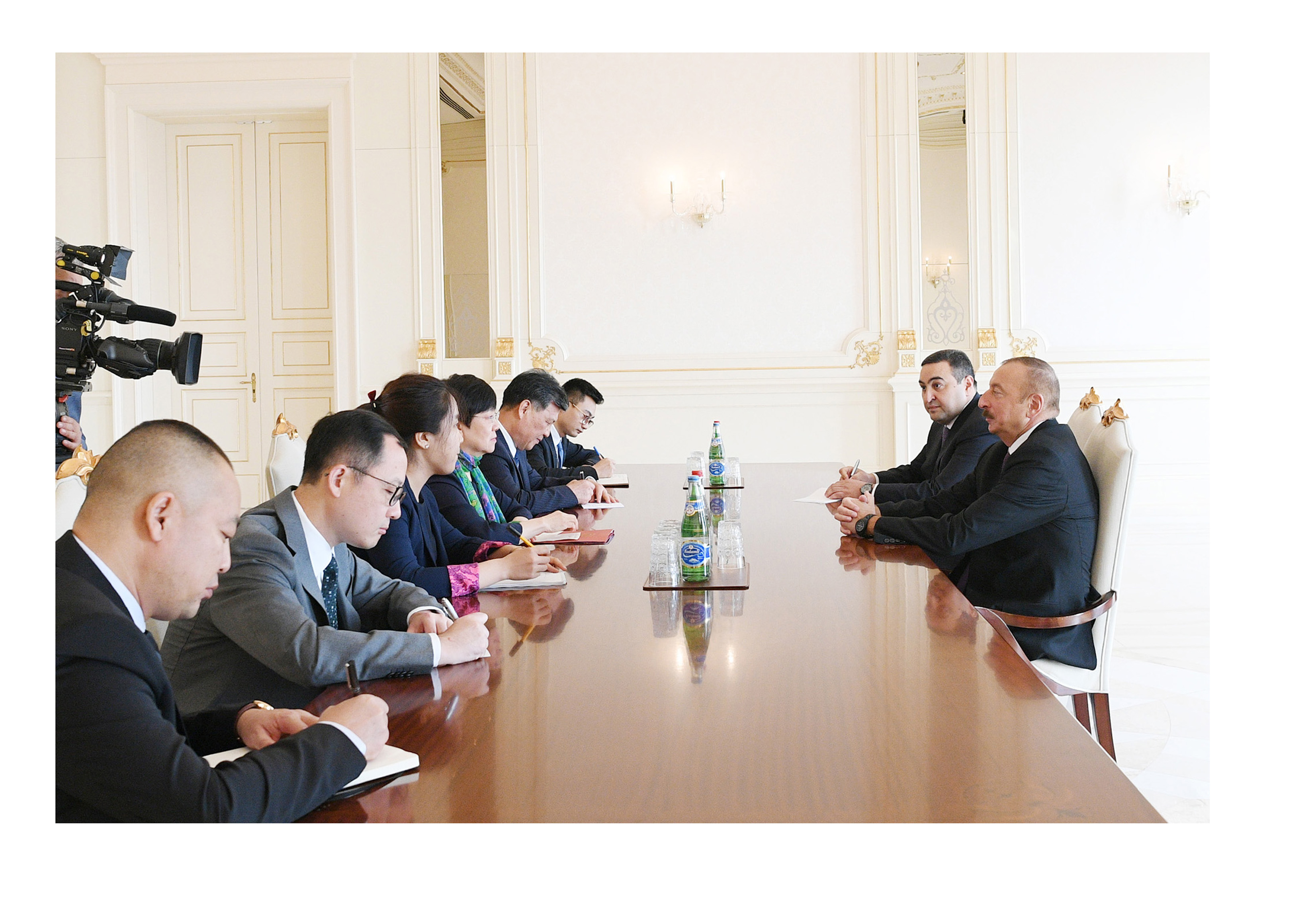 Президент Ильхам Алиев принял делегацию Китая