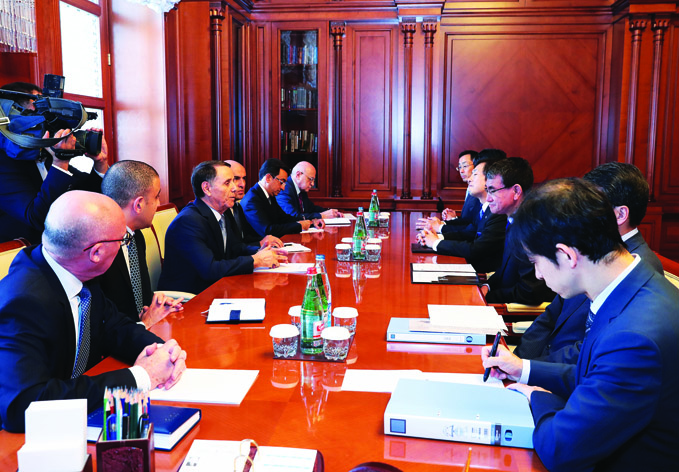 Премьер-министр Aзербайджана встретился с министром иностранных дел Японии