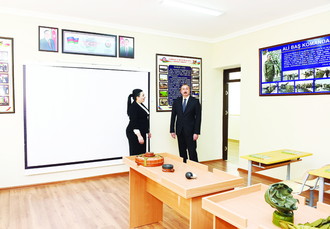 Президент Ильхам Алиев ознакомился с условиями, созданными в полной средней школе №227