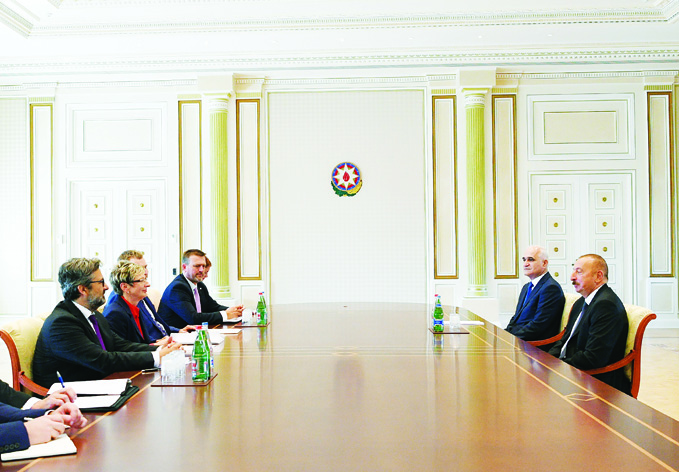 Президент Ильхам Алиев принял делегацию во главе с министром промышленности и торговли Чехии